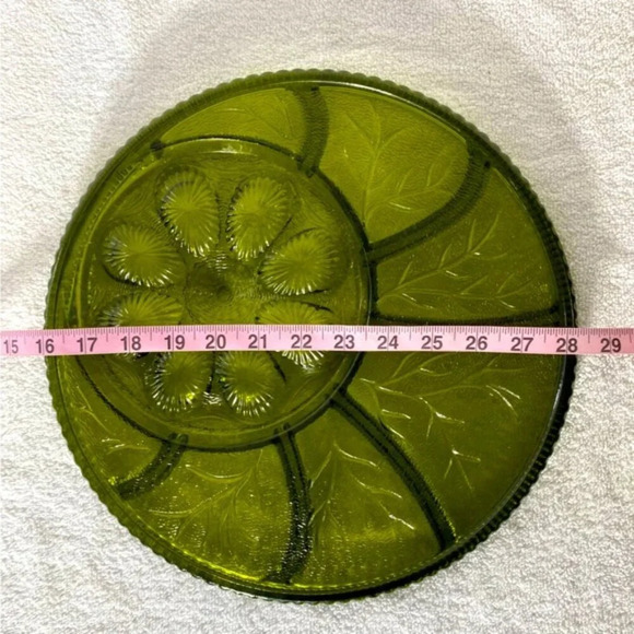 Vintage Indiana Avocado Green Glass Round Relish  Deviled Egg Tray Platter - Picture 14 of 14